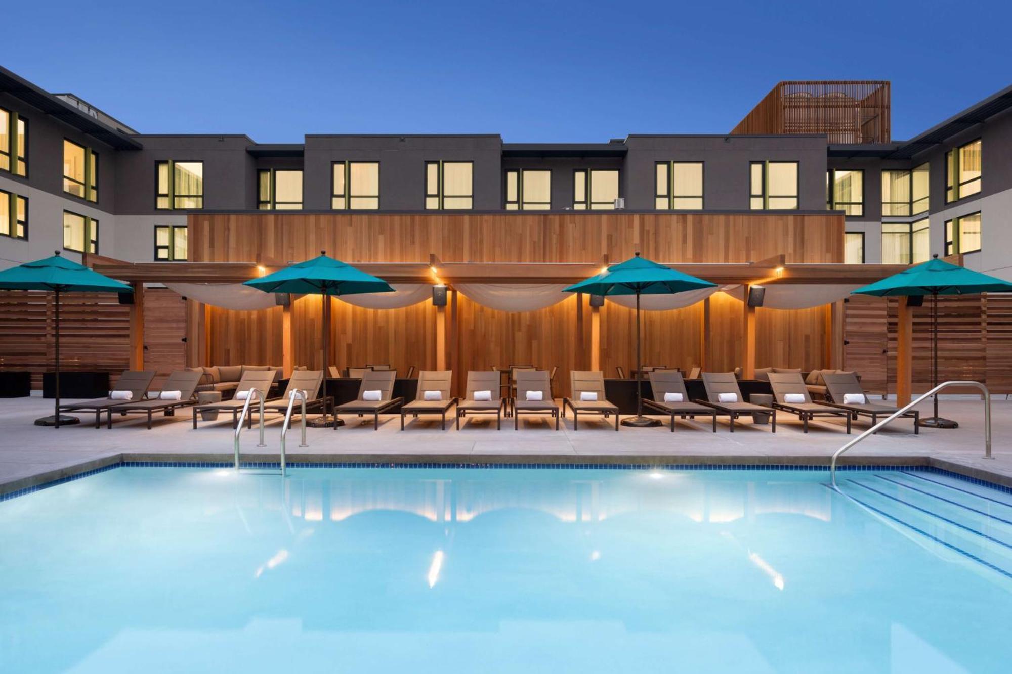 Hilton Garden Inn Боулдер Экстерьер фото